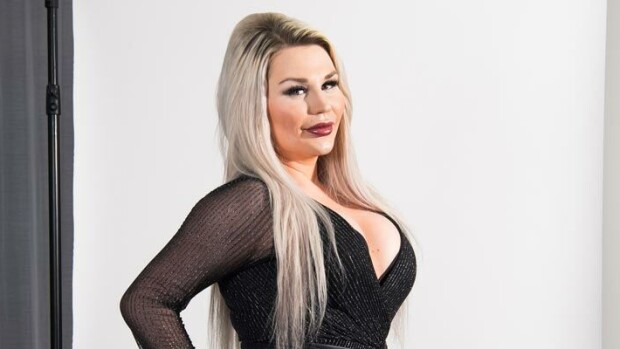 Varatut miehet lähestyvät sukupuolensa korjauttanutta Sofia Hultia – ”Paha mieli heidän vaimojensa puolesta!” Sofia Hult
