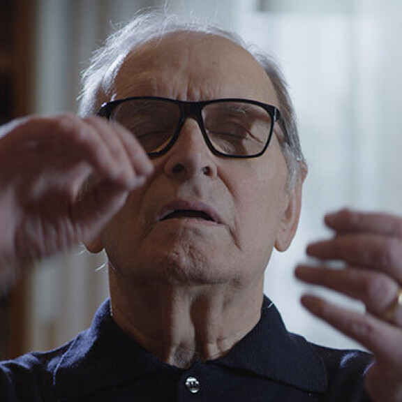 Elokuvamusiikin jättiläinen sai arvoisensa henkilökuvan – dokumentti Ennio Morriconesta on tyhjentävä kokemus Ennio Morricone
