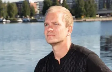 Laulaja Mikko Mäkeläinen sai Ria-rakkaansa kanssa kolmannen lapsen: "Ylpeä isukki pakahtuu onnesta ja rakkaudesta" - kuva!