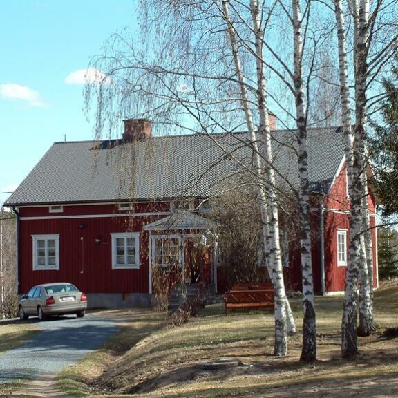Callen ja Paulan kotitalo on yhä myymättä, vaikka pyyntihintaa on pudotettu 24 000 euroa. Callen ja Paulan kotitalo on yhä myymättä, vaikka pyyntihintaa on pudotettu 24 000 euroa.