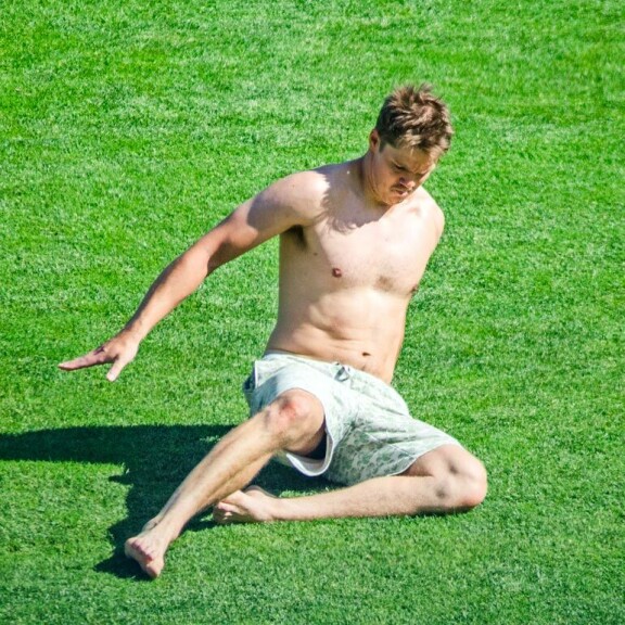 Pekka ei aio lopettaa kuntoilua, vaikka Kela lopettaisi auttamisen. – Olen valmis tekemään lähes mitä tahansa parantuakseni. Pekka ei aio lopettaa kuntoilua, vaikka Kela lopettaisi auttamisen. – Olen valmis tekemään lähes mitä tahansa parantuakseni.