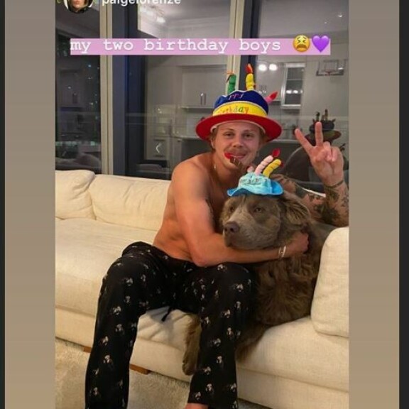 Kasperi jakoi Paigen Instagramin videotarinan kuvan omassa tarinassaan. Kuvakaappaus Kasperi Kapasen Instagram-videotarinasta. kuvakaappasu Kasperi KApasen Instagram-tarinoista.