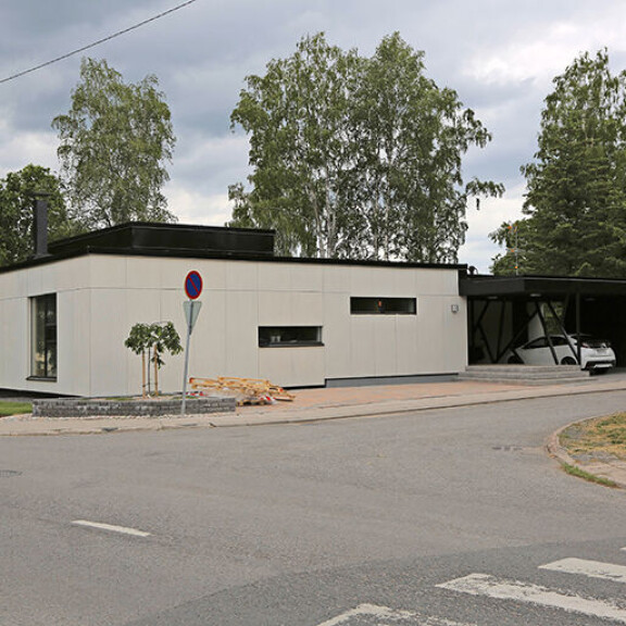 Aleksi Valavuoren talousahdinko: 'En kommentoi ikäviä asioita' - myykö hän kohutalonsa?! aleksi valavuori