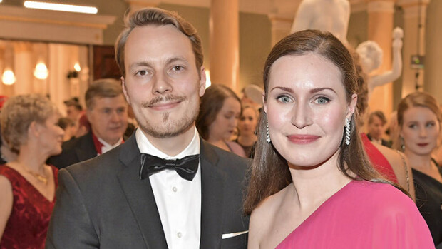 Pääministeri Sanna Marin ja Markus-rakas kauppareissulla – henkivartija kantoi ostokset! Kuvat Seiskassa! Sanna Marin