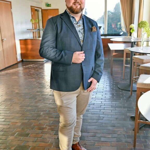 Akseli ponkaisi yleisön tietoisuuteen voittaessaan Top Chef Suomen ensimmäisen tuotantokauden vuonna 2011. Akseli ponkaisi yleisön tietoisuuteen voittaessaan Top Chef Suomen ensimmäisen tuotantokauden vuonna 2011.