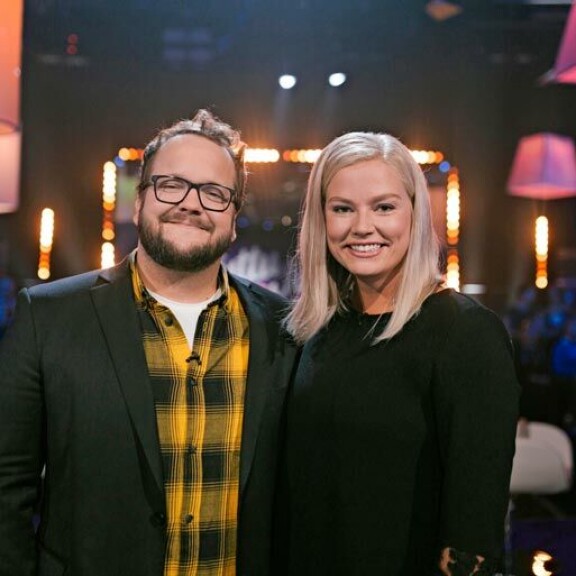 Kalle Lamberg ja Maria Mattelmäki kihlautuivat vuonna 2016. Pariskunta on nähty yhdessä muun muassa Tuttu juttu show’ssa. Kalle Lamberg ja Maria Mattelmäki kihlautuivat vuonna 2016. Pariskunta on nähty yhdessä muun muassa Tuttu juttu show’ssa.
