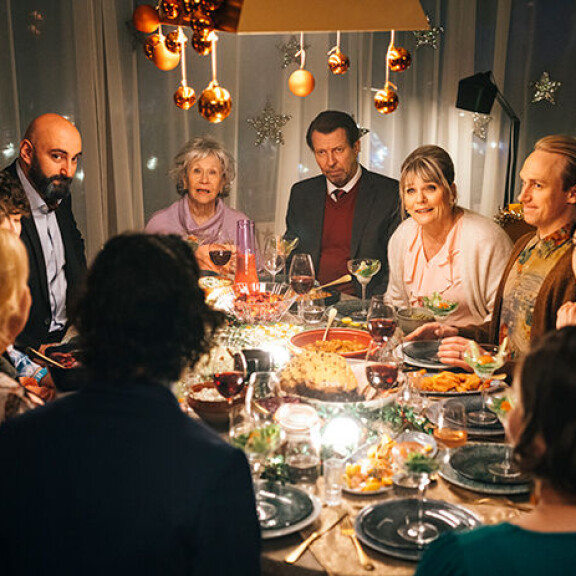 Christoffer Strandberg nähdään ensimmäisessä leffapääroolissaan joulukomediassa Kulkuset kulkuset: ”Monesti vähemmistöistä tehtävä sisältö on ahdistavaa ja vakavaa” kulkuset