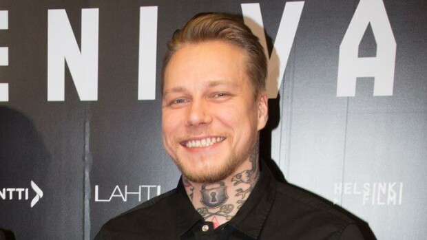 Potkut tv-ohjelmasta, julkkismiesten salaseura ja suhde Amanda Harkimoon! Tutkintavankeudessa viruva Lauri Taats tunnetaan lukuisista kohuista! Lauri Taats