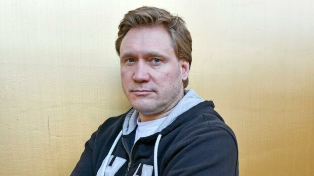 Vaihtuiko heila?! Katariina Kaitueen kanssa muhinoinut Samuli Edelmann heilasteli oululaiskaunottaren kanssa! Samuli Edelmann