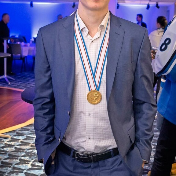 U20-kultamitalimies Kasperi on myös ulkoisilta puitteiltaan monen äidin unelmavävy. U20-kultamitalimies Kasperi on myös ulkoisilta puitteiltaan monen äidin unelmavävy.