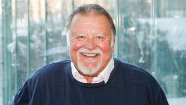 Tauno Palo salasi isyyden viimeiseen asti! Teatterimaailman ikiliikkuja Esko Salminen täyttää 80 vuotta – kuvat ja käänteet näyttelijälegendan huikealta uralta! Esko Salminen