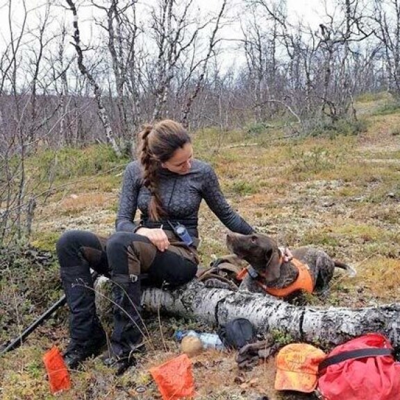 Nelisen vuotta erästelyä harrastanut Satu nautti kuksallisen kuumaa Lapin ruskaretkellä. Nelisen vuotta erästelyä harrastanut Satu nautti kuksallisen kuumaa Lapin ruskaretkellä.