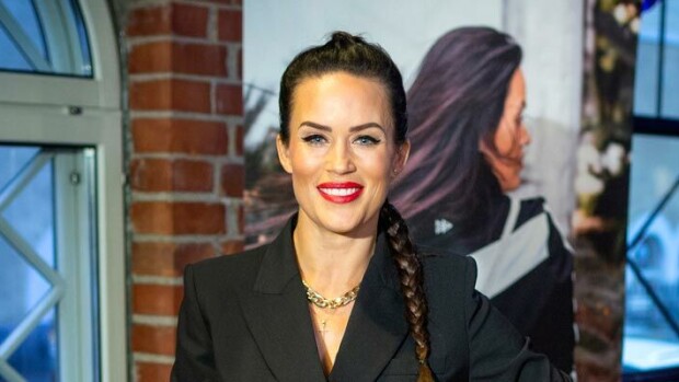 Martina Aitolehti katosi oudosti! Julkkiskaunottarilla hyytävät Halloween-bileet – öiset salakuvat Seiskassa! Martina Aitolehti