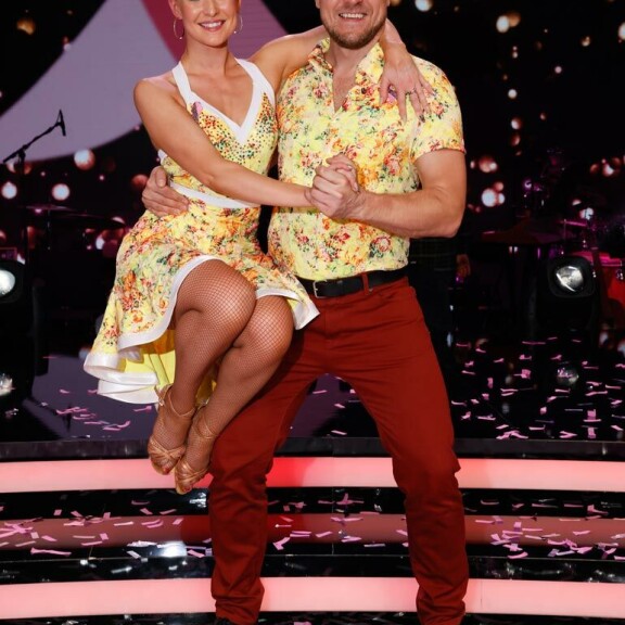 Seikkailijakaunotar Lotta Hintsa viihtyy sinkkuna – ”Tämä missi ei etsi jääkiekkoilijaa” Kia Lehmuskoski ja Niklas Hagman