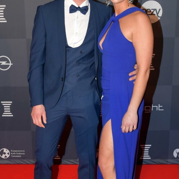 Flirttailua ja mättöruokaa! Eronnut Big Brother -pariskunta Anu ja Helmeri yllätettiin yhdessä – kuva! Helmeri ja Anu