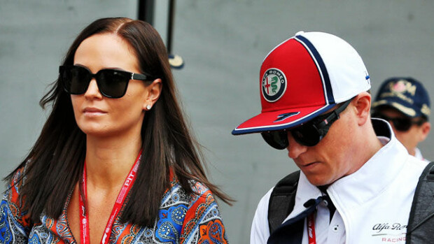 Näin Minttu ja Kimi Räikkönen ovat rentoutuneet Suomessa: Minttu treenaa kuin hurjapää, Kimi kaasuttelee Robin-pojan kanssa - kuvat! Räikköset