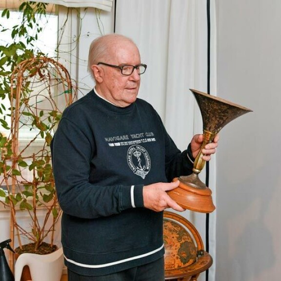 – Minulla on 23 Suomen mestaruutta joukkuelajeista, mikä on kuulemma Suomen ennätys. – Minulla on 23 Suomen mestaruutta joukkuelajeista, mikä on kuulemma Suomen ennätys.