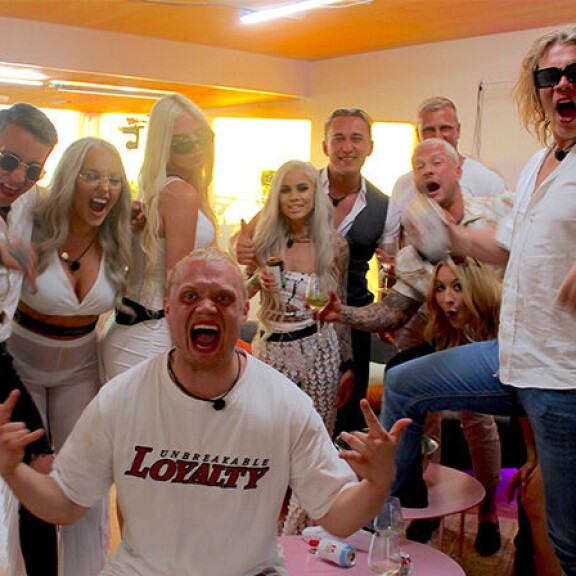 Ex and the City Suomi: Joonatan suuttuu dildoleikistä: 'En halua olla osa tollasta räkismeininkiä' ex and the city