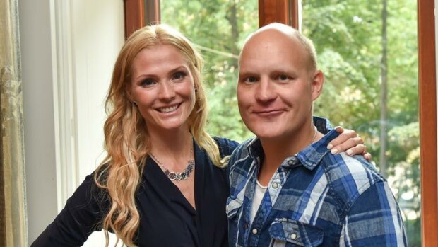 Riina-Maija Palander bilettää kuin sinkkukaunotar! Kalle Palander kuuli huhuja vaimostaan – ”Olen varoittanut Riinistä monta kertaa!” Kalle ja Riina-Maija Palander