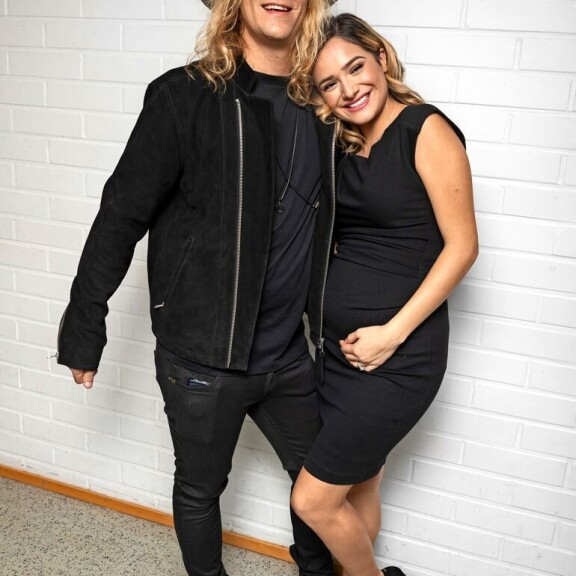 Jukka ja Chachi ovat Suomen seuratuimpia julkkispareja. Chachi on tähti myös Yhdysvalloissa, sillä hänellä on miljoonia someseuraajia. Jukka ja Chachi ovat Suomen seuratuimpia julkkispareja. Chachi on tähti myös Yhdysvalloissa, sillä hänellä on miljoonia someseuraajia.