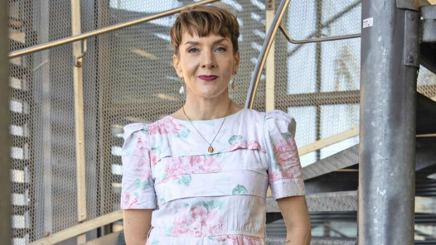Iltapuku kuukautissuojista! Maria Veitola julkaisi kuvia uransa alusta 2000-luvulta - tunnistaisitko tv-tähteä? Katso kuvat! Maria Veitola