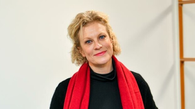 Laulaja Laura Voutilainen ikävöi siskoaan: ”Olen huolestunut heidän tilanteestaan” Laura Voutilainen