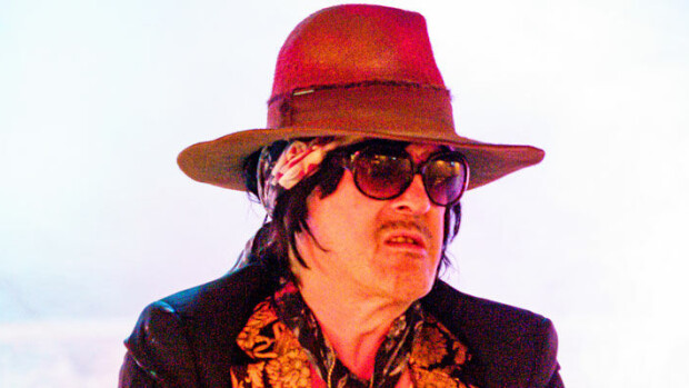 Riehuva Andy McCoy herätti koko kerrostalon! Kohurokkari mesosi yöllä rappukäytävässä: 'Andy huusi toistuvasti: maksa velat' - katso kuva! andy mccoy