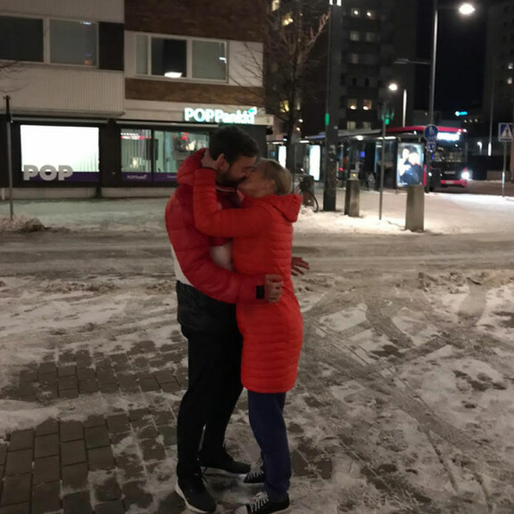 BB-Vili ja BB-Paula uppoutuivat suudelmiin Oulussa viime viikolla. BB-Vili ja BB-Paula