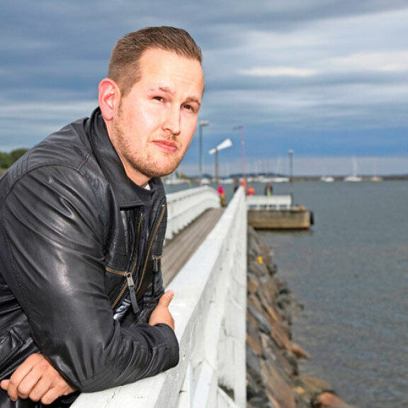 Yllätysuutinen! Tylysti kenkää saaneen radiojuontajan tilalle kaksi alan konkaria - Oku Luukkainen ja Tuomas Rajala aloittavat HitMixillä 20180607 HELSINKI. KAIVOPUISTO. Oku Luukkainen. PHOTO: ATTE KAJOVA