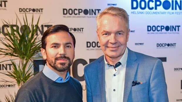 Palasi lomalta vasta kuukausien päästä! Ministeri Pekka Haavisto ja Suomesta poistunut Antonio-puoliso olleet aikaisemminkin pitkään erossa! Pekka Haavisto ja Antonio