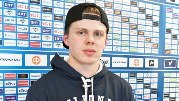 Romanssihuhuja! Kasperi Kapanen ja missikaunotar viettivät kostean baari-illan! Kasperi Kapanen