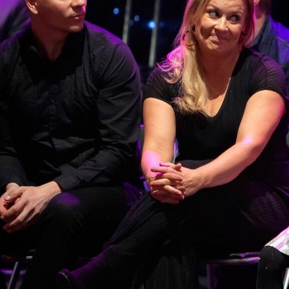 Aviopari;Tanssii tähtien kanssa -ohjelman katsomossa vuonna 2018. 2018-10-28. Kuva Pasi Murto. Kirsi Alm-Siira  Tanssii Tähtien Kanssa 2018-10-28. Kuvassa Kirsi Alm-Siira ja  puoliso Kalle Siira.