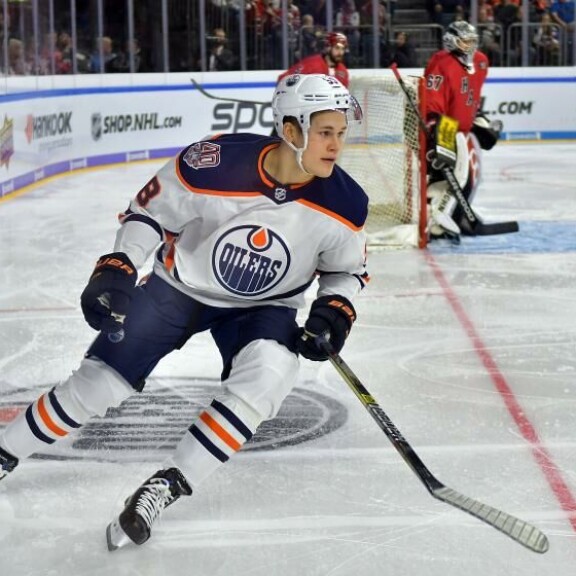 Jesse Puljujärven ensimmäinen NHL-yritys meni enemmän tai vähemmän kaarteluksi. Onnistuuko Pulju lyömään nyt läpi? Jesse Puljujärven ensimmäinen NHL-yritys meni enemmän tai vähemmän kaarteluksi. Onnistuuko Pulju lyömään nyt läpi?