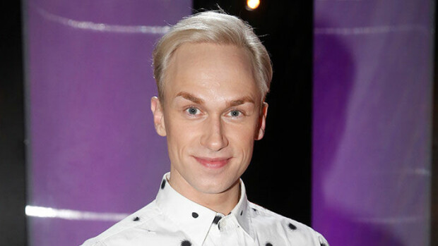 Mitä ihmettä?! Putous-juontaja Christoffer Strandberg muuttaa omaan muumitaloon: 'Urakkaa pukkaa...' Christoffer Strandberg