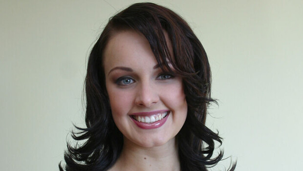 Sisältää paljasta pintaa! Suvi Hartlin latasi upean otoksen someen: 'Musta on napsittu aika paljon kuvia' Suvi Hartlin