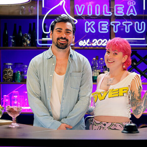 Gogin lisäksi Gogin kantabaarissa nähdään tiskin takana tällä kertaa Ronja Stanley. Gogi ja Diana