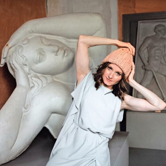 Johanna on poseerannut pöytyäläisen Myssyfarmin muotikuvissa vuodesta 2018 asti. – Ihan puhtaasti pyynnöstä lähdin mukaan, kaunotar kertoo. Johanna on poseerannut pöytyäläisen Myssyfarmin muotikuvissa vuodesta 2018 asti. – Ihan puhtaasti pyynnöstä lähdin mukaan, kaunotar kertoo.