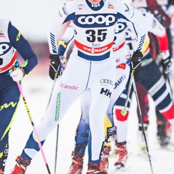 Johanna on ollut ammattiurheilija keväästä 2016, jolloin hän kirjoitti ylioppilaaksi ja muutti Rovaniemelle. – Muuta koulutusta ei ainakaan vielä ole, vaan elämäni pyörii kisojen ja hiihtoleirien ympärillä. Johanna on ollut ammattiurheilija keväästä 2016, jolloin hän kirjoitti ylioppilaaksi ja muutti Rovaniemelle. – Muuta koulutusta ei ainakaan vielä ole, vaan elämäni pyörii kisojen ja hiihtoleirien ympärillä.