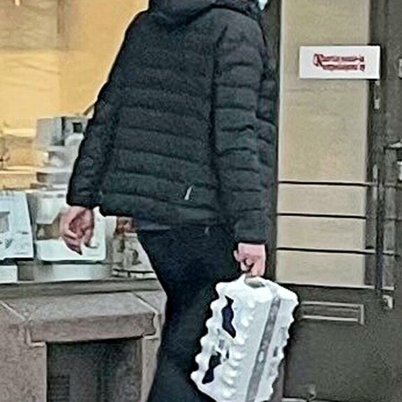 Viikon Kääk!-juorut! Lahdessa hieraistiin silmiä: mäkihyppylegenda Toni Nieminen vaihtoi vapaalle ja juhli mysteeriblondin kanssa – kuva! Tom Packalen