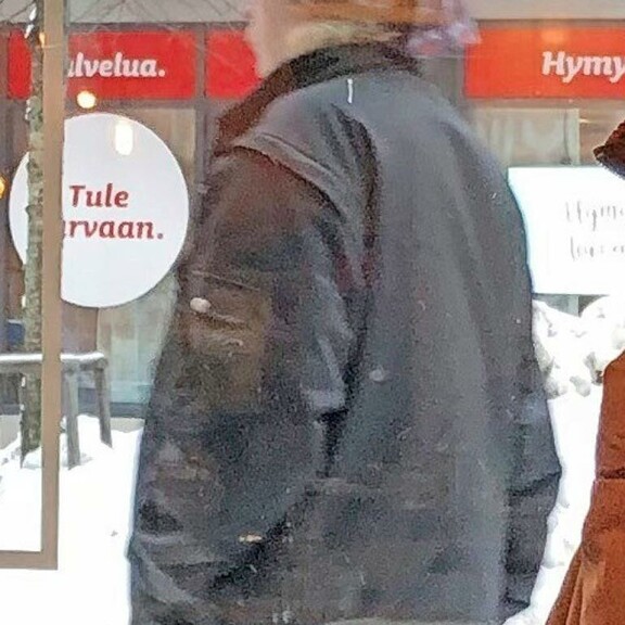 Viikon Kääk!-juorut! Lahdessa hieraistiin silmiä: mäkihyppylegenda Toni Nieminen vaihtoi vapaalle ja juhli mysteeriblondin kanssa – kuva! Timo Kaukonen