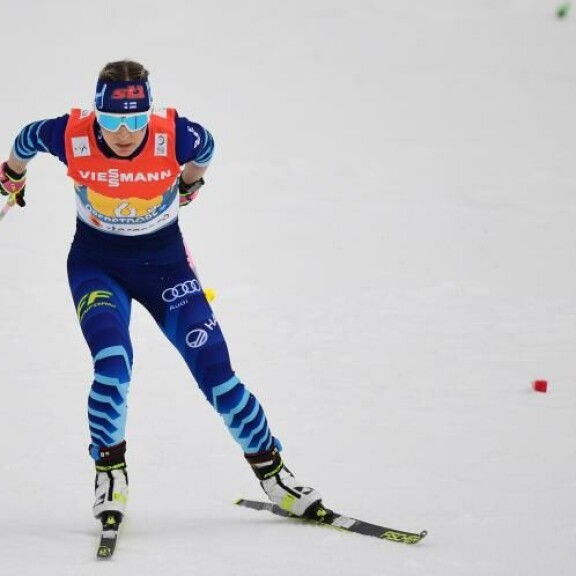 Riitta-Liisa ”Ritu” Roponen, 42, uhkaili jo kaksi vuotta sitten lyövänsä hiihtomonot naulaan. Ei lyönyt: Oberstdorfista tuomisina oli komea MM-pronssimitali. Riitta-Liisa ”Ritu” Roponen, 42, uhkaili jo kaksi vuotta sitten lyövänsä hiihtomonot naulaan. Ei lyönyt: Oberstdorfista tuomisina oli komea MM-pronssimitali.