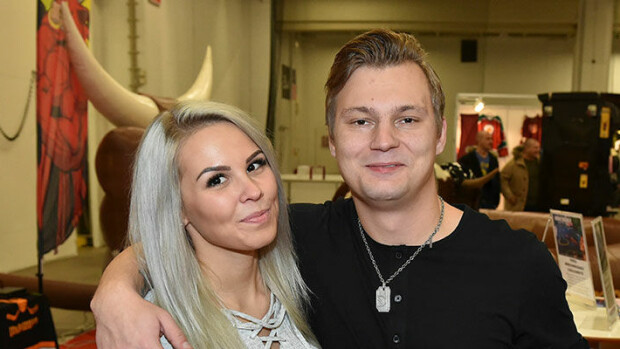 Temptation Islandista tuttu Eveliina Uosukainen julkaisi rohkeita kuvia: poseeraa ilman yläosaa - kuvat! Eveliina Uosukainen ja Daniel Lehtonen