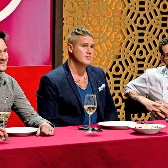 Henkka on; suomalaisille tuttu esimerkiksi MasterChef-tuomaristosta. Vuonna 2015 mukana oli toinenkin julkkiskokki Tomi Björck. Henkka on suomalaisille tuttu esimerkiksi MasterChef-tuomaristosta. Vuonna 2015 mukana oli toinenkin julkkiskokki Tomi Björck.