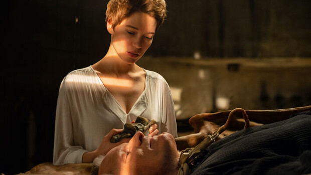 Elokuva-arvostelu: Crimes of the Future on hurja sukellus sisuskalujen syövereihin – kirurgiasta on tullut seksuaalista Crimes of the Future Léa Seydoux Viggo Mortensen