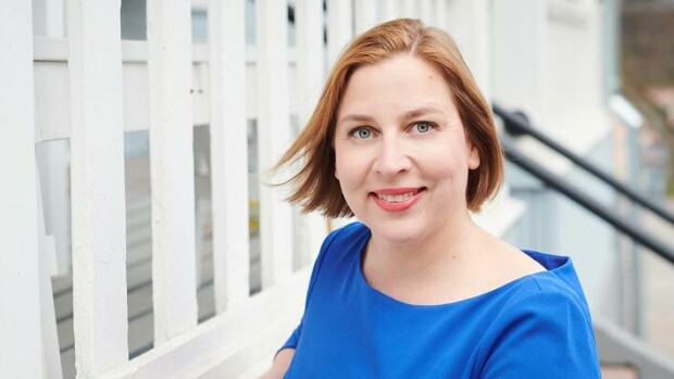 Iso tontti rauhallisella alueella! Tällaisessa talossa kohupomo Tytti Yli-Viikari asuu – kuva! Tytti Yli-Viikari