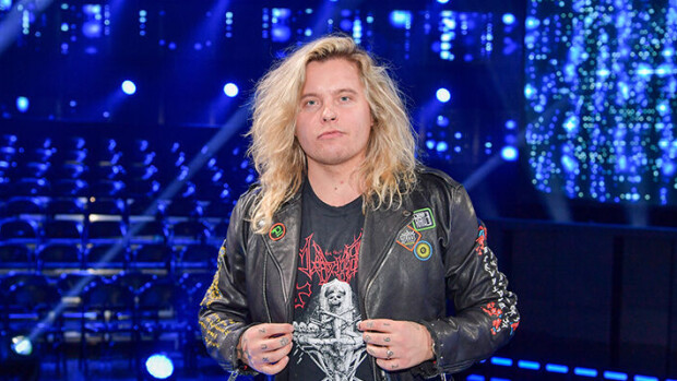 Eroottinen yhteiskuva julki! Archie Cruz poseeraa stringipeppukaunottaren kanssa - näin kohurokkari kommentoi suhdettaan mysteerinaiseen! Archie Cruz