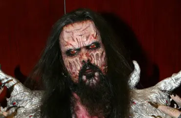 Hirviöyhtye Lordi jekutti julkaisevansa neljä täyspitkää studioalbumia - todellisuus oli toinen: levyjä julkaistaan peräti seitsemän!