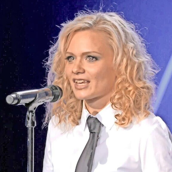 Kondiittorina työskentelevä Anna imitoi muutama vuosi sitten Talent Suomesta Britney Spearsia. Kondiittorina työskentelevä Anna imitoi muutama vuosi sitten Talent Suomesta Britney Spearsia.