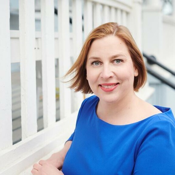 Tytti hyllytettiin johtajan pallilta, ja nyt on edessä poliisikuulustelut. Tytti hyllytettiin johtajan pallilta, ja nyt on edessä poliisikuulustelut.