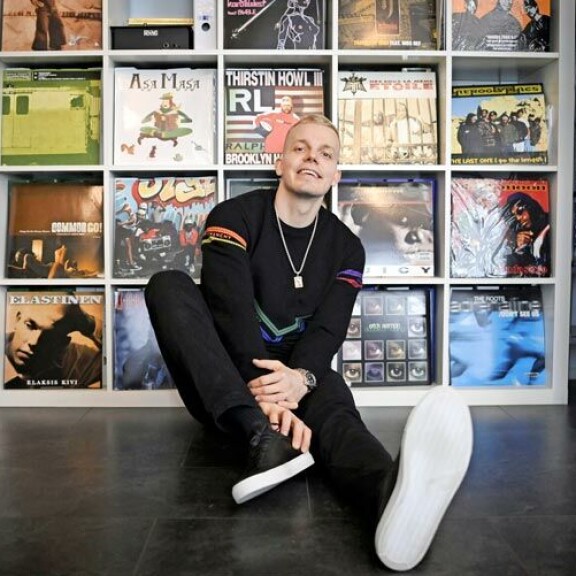 Kimmo Laiho eli Elastinen tiesi jo lukiossa, että hänestä tulee artisti. – Ajattelin tekeväni musiikkia, vaikka se jäisi harrastukseksi. Muuta vaihtoehtoa ei ollut ja sitä kohti menin. Kimmo Laiho eli Elastinen tiesi jo lukiossa, että hänestä tulee artisti. – Ajattelin tekeväni musiikkia, vaikka se jäisi harrastukseksi. Muuta vaihtoehtoa ei ollut ja sitä kohti menin.